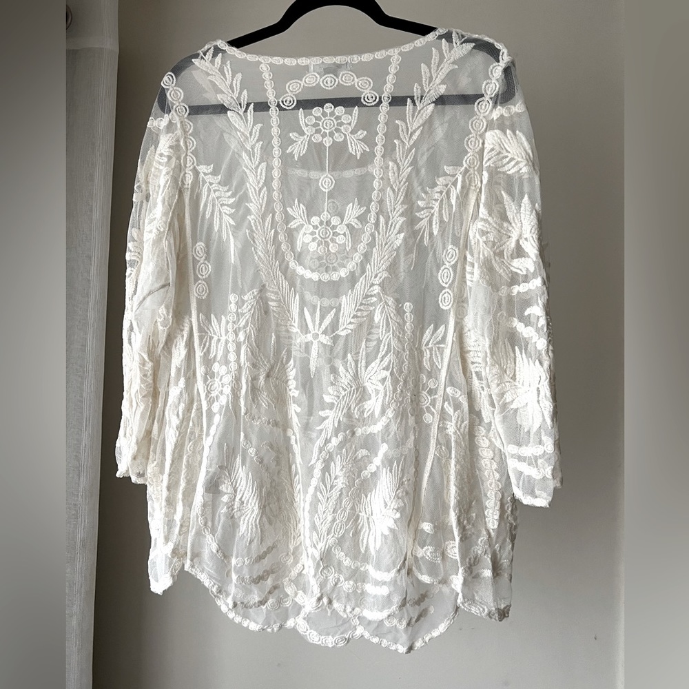 Dressbarn lace crocheted blouse, ivory/white